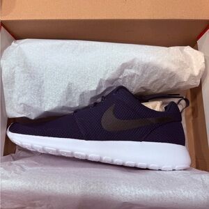 Nike Blue and White Sneakers Casual Athletic Design
